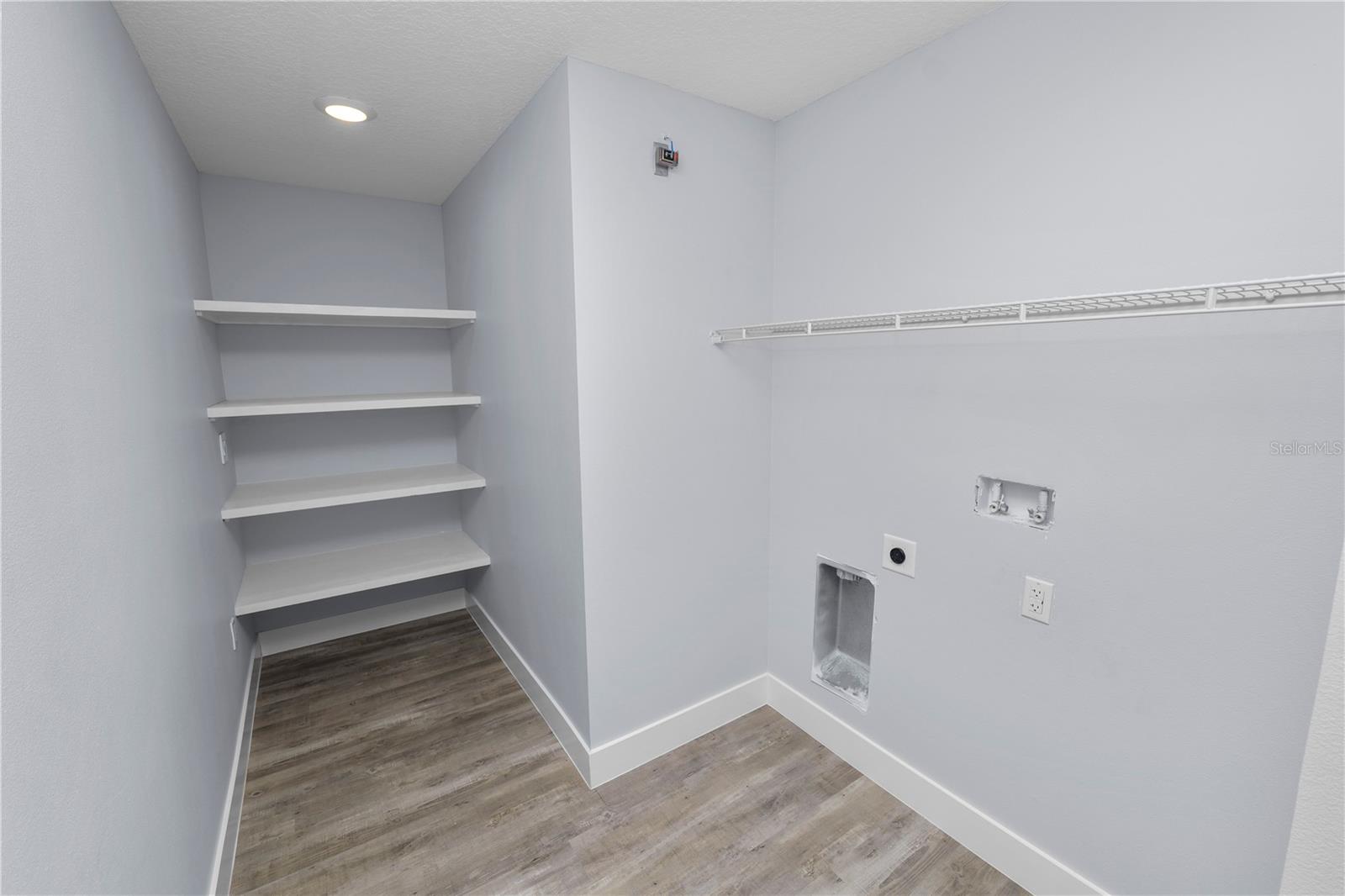 521 Skyline Dr E Property Photo 28
