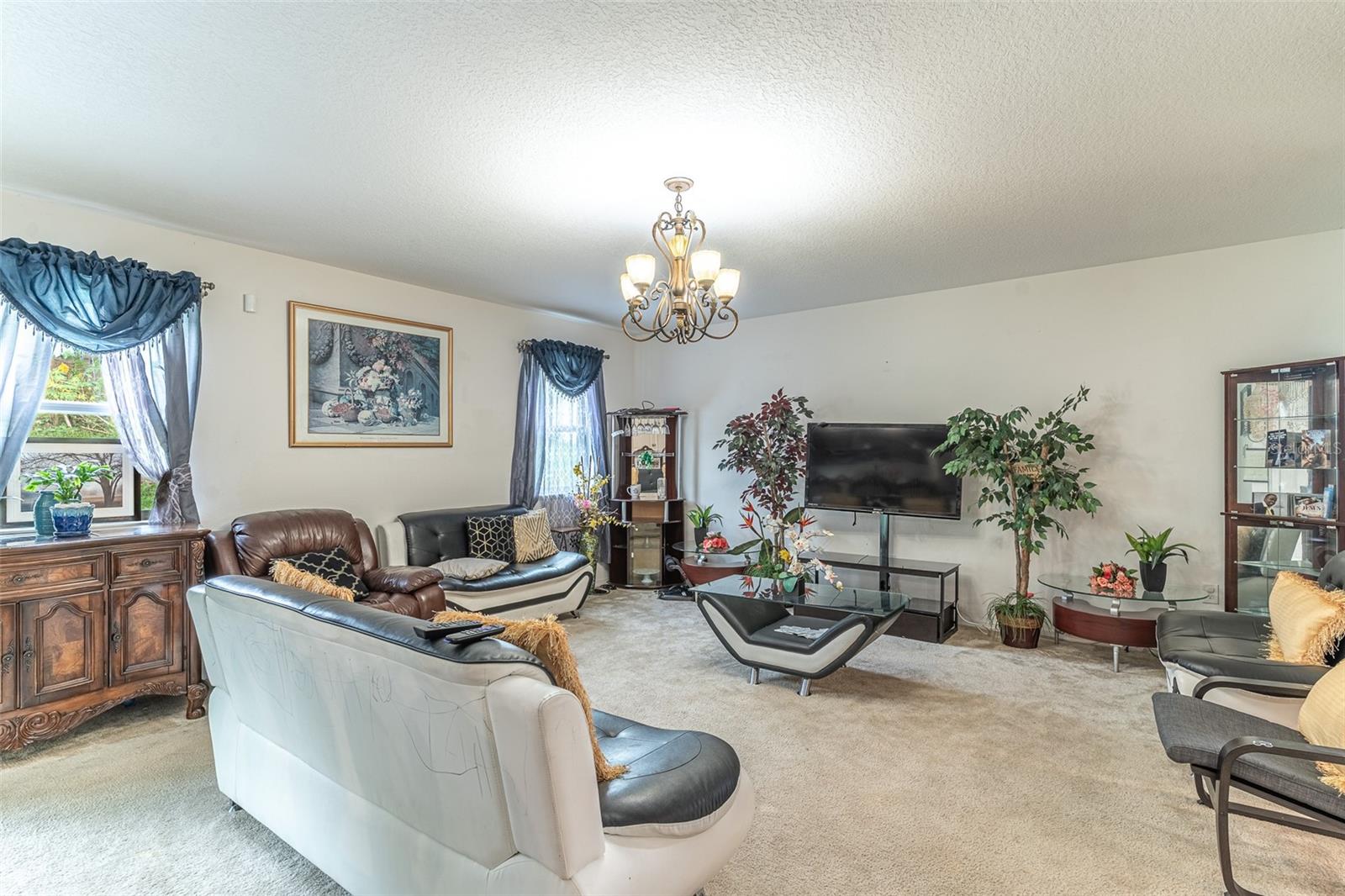 15107 Zenith Ave Property Photo 2