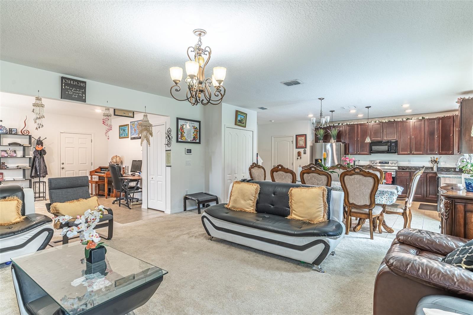 15107 Zenith Ave Property Photo 4