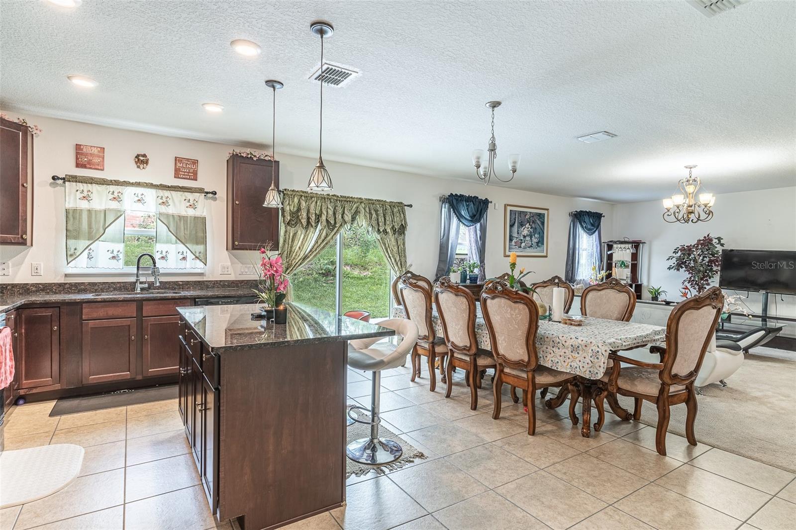 15107 Zenith Ave Property Photo 9