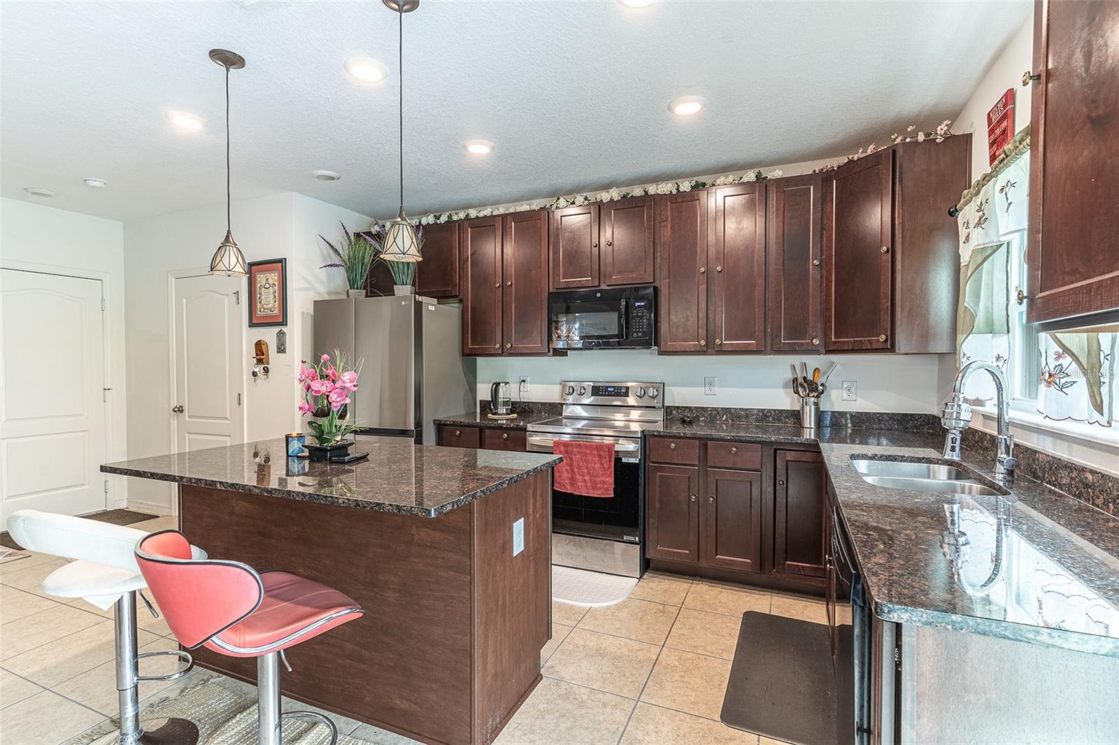 15107 Zenith Ave Property Photo 11