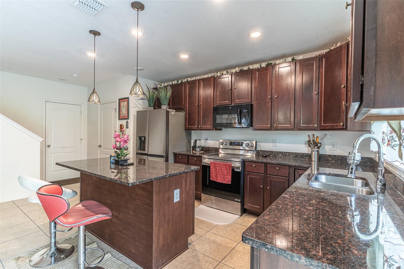 15107 Zenith Ave Property Photo 13