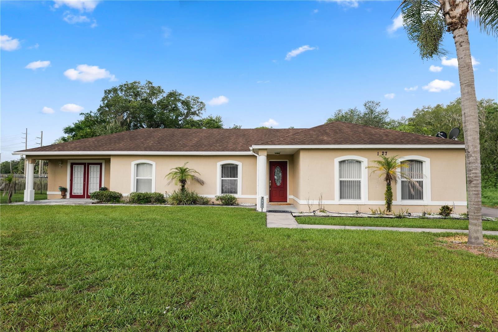 1127 Pinecrest Dr Property Photo 1