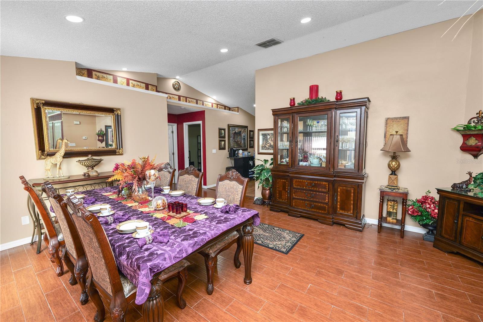 1127 Pinecrest Dr Property Photo 5