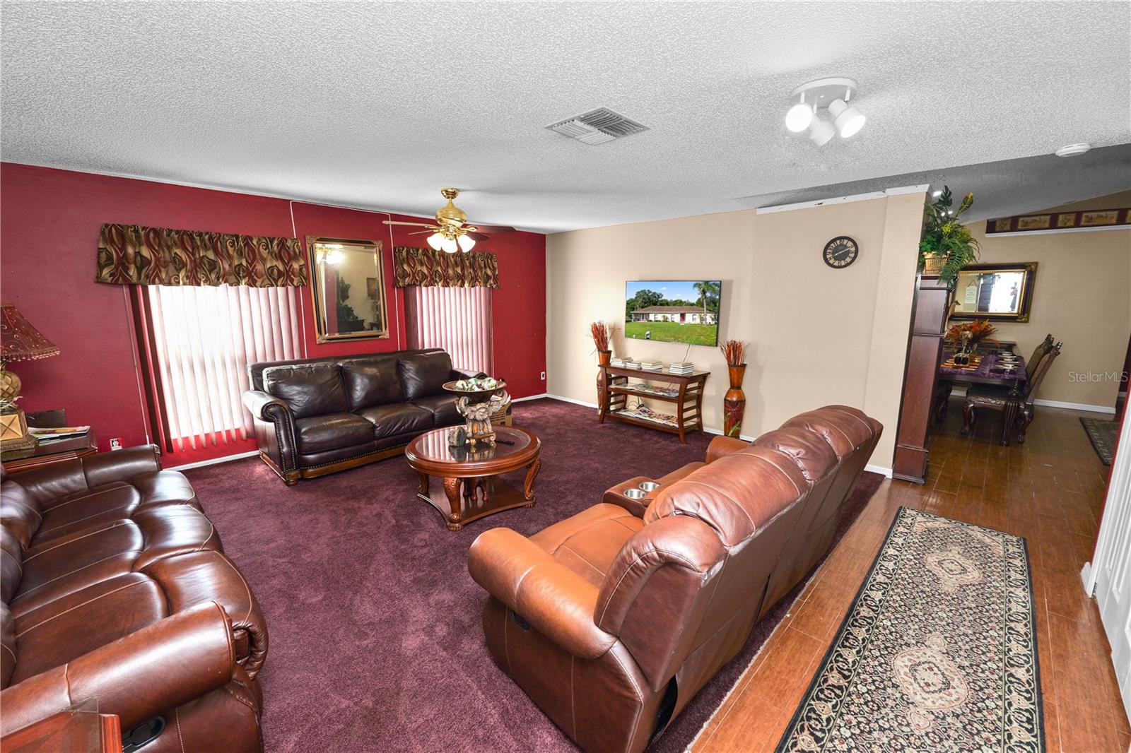 1127 Pinecrest Dr Property Photo 7