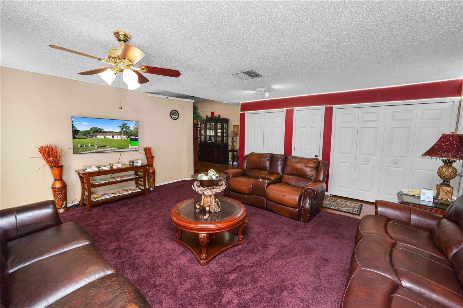1127 Pinecrest Dr Property Photo 9