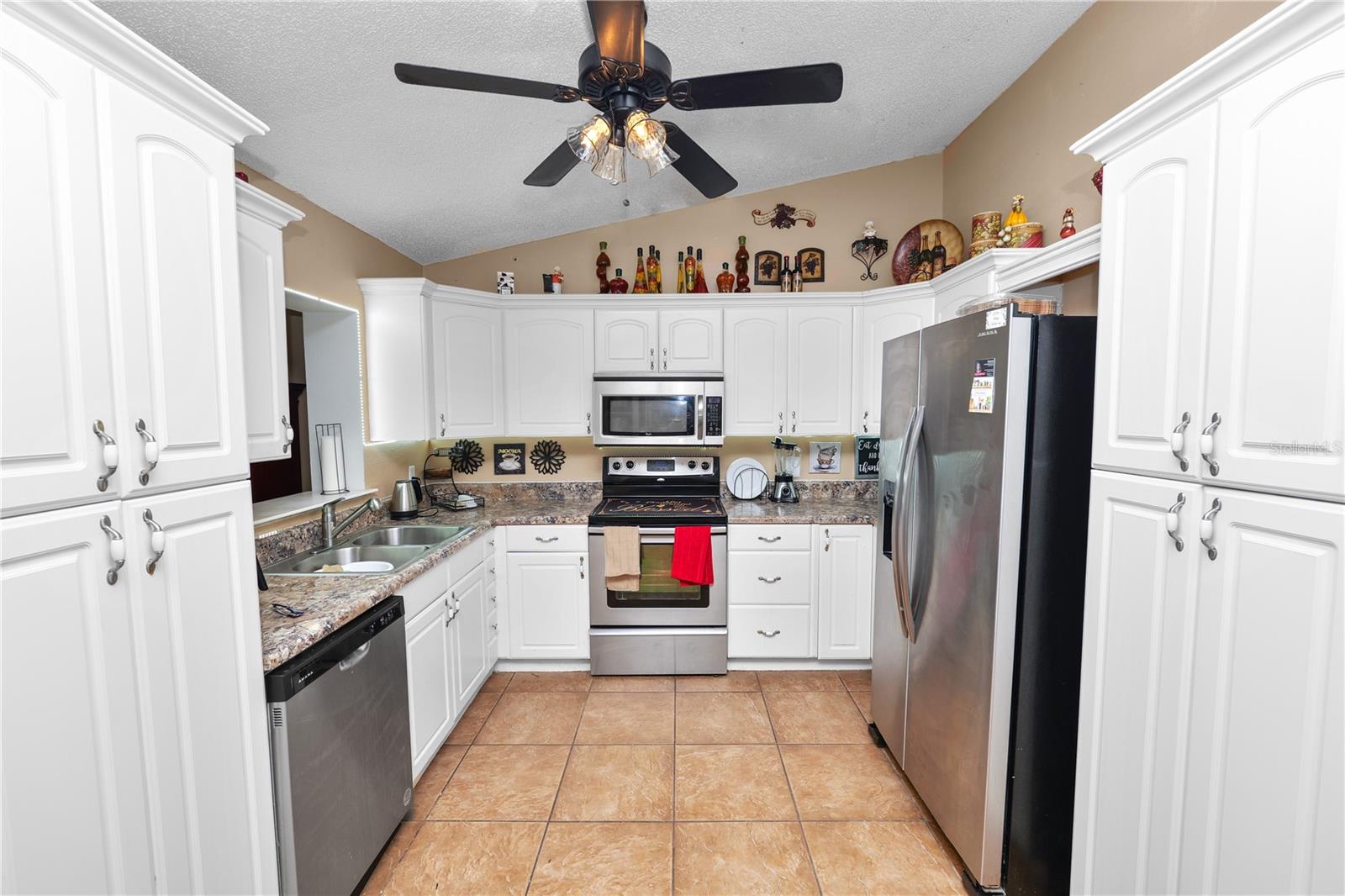 1127 Pinecrest Dr Property Photo 13