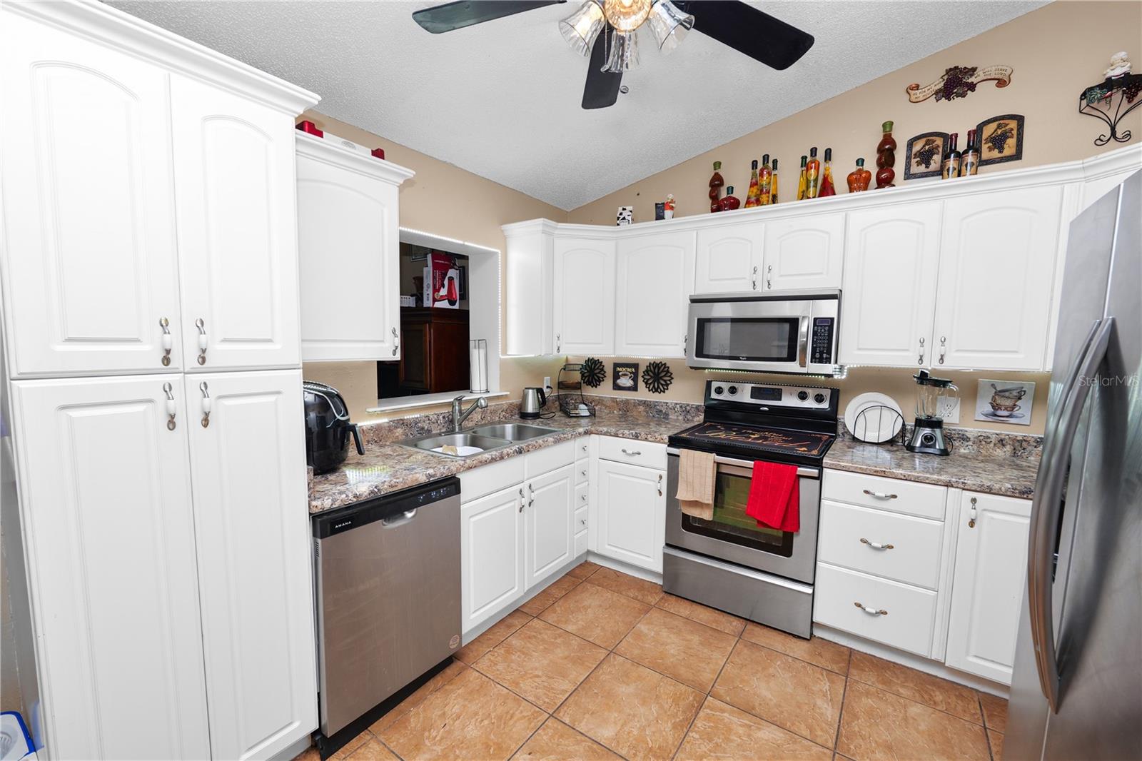 1127 Pinecrest Dr Property Photo 14