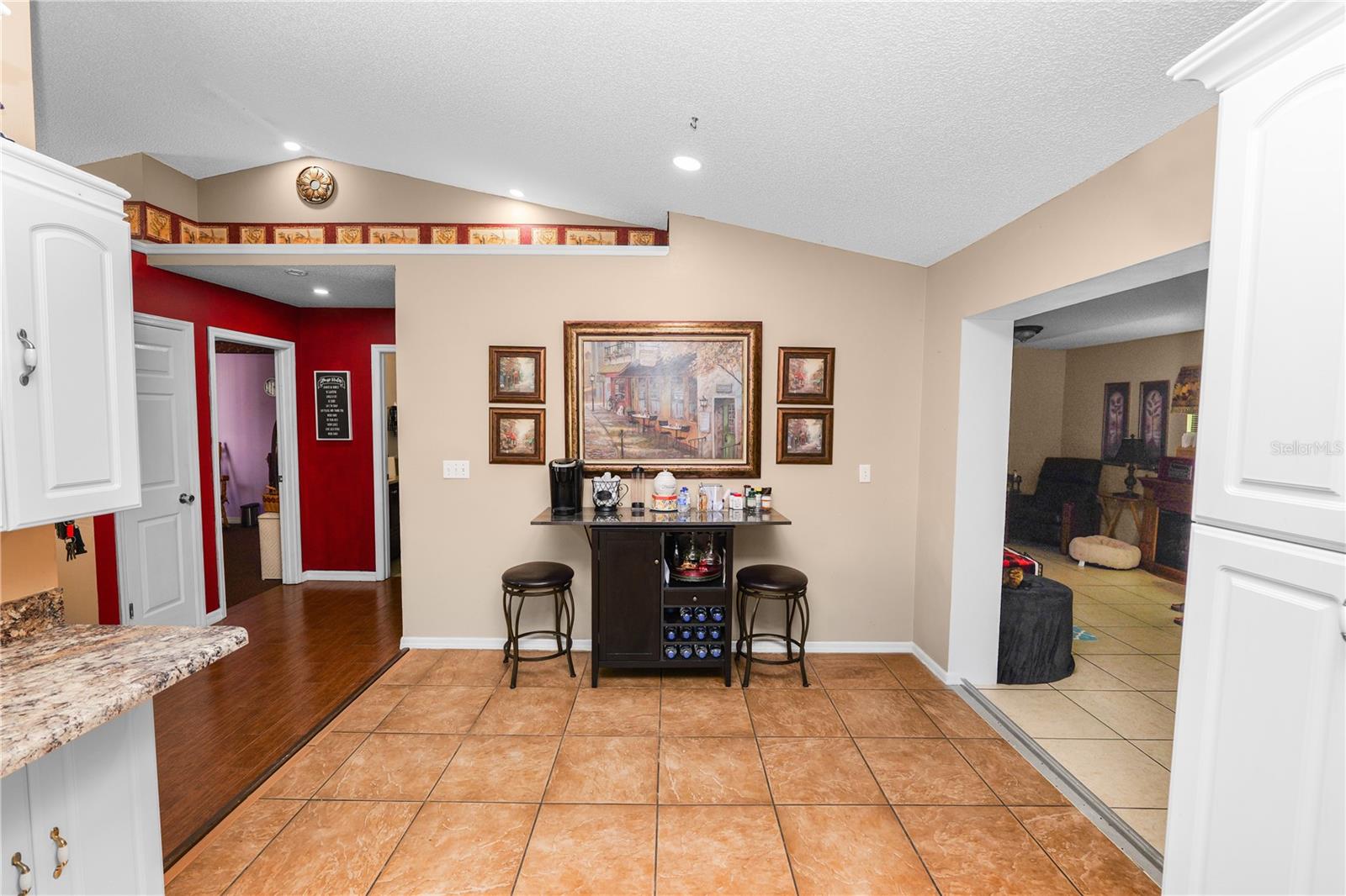 1127 Pinecrest Dr Property Photo 17
