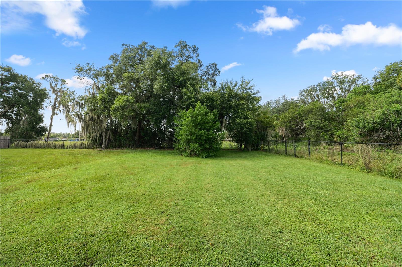 1127 Pinecrest Dr Property Photo 48