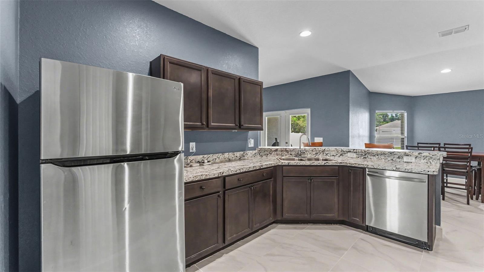 2048 Winding River Cv Property Photo 10