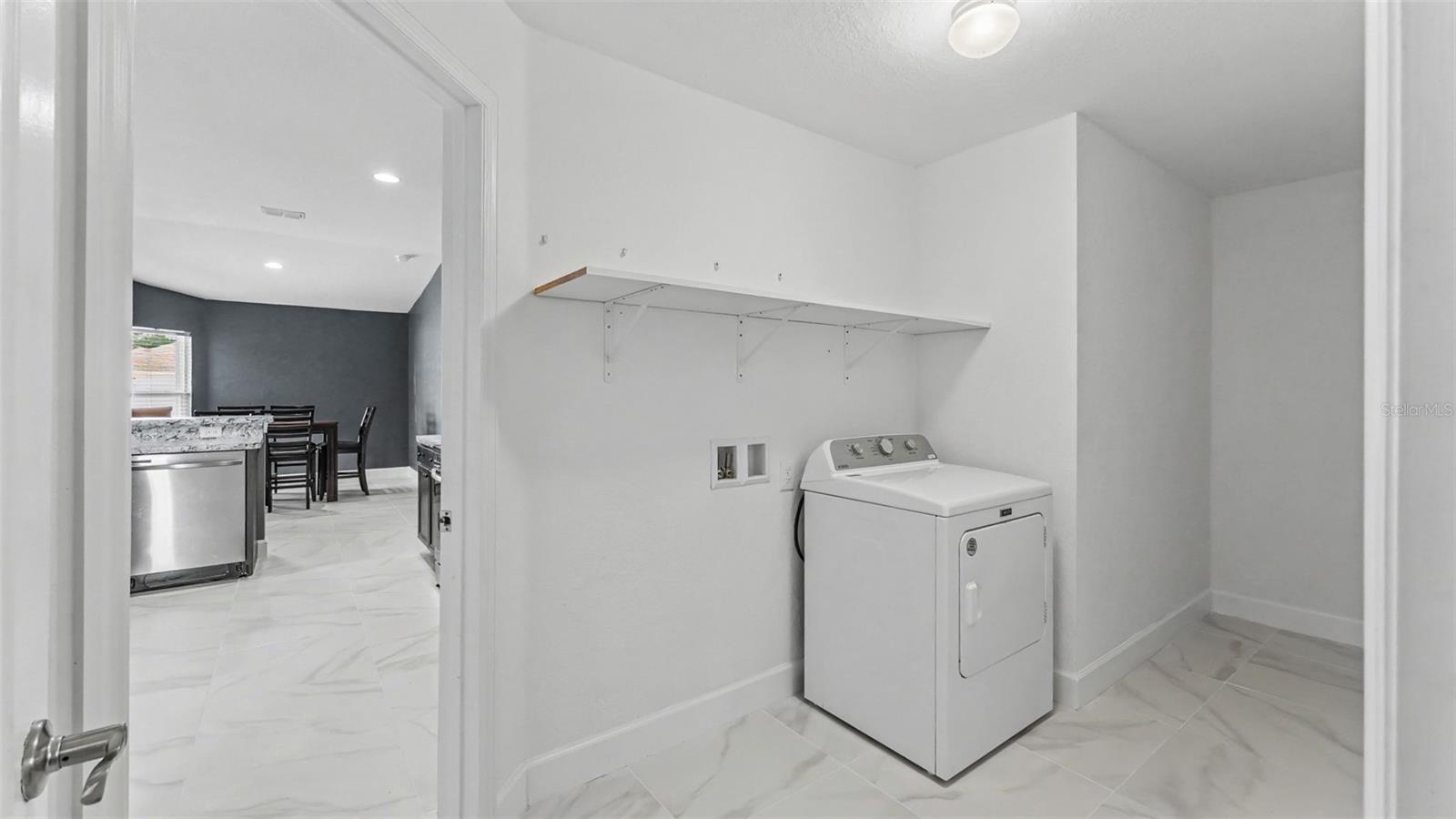 2048 Winding River Cv Property Photo 16