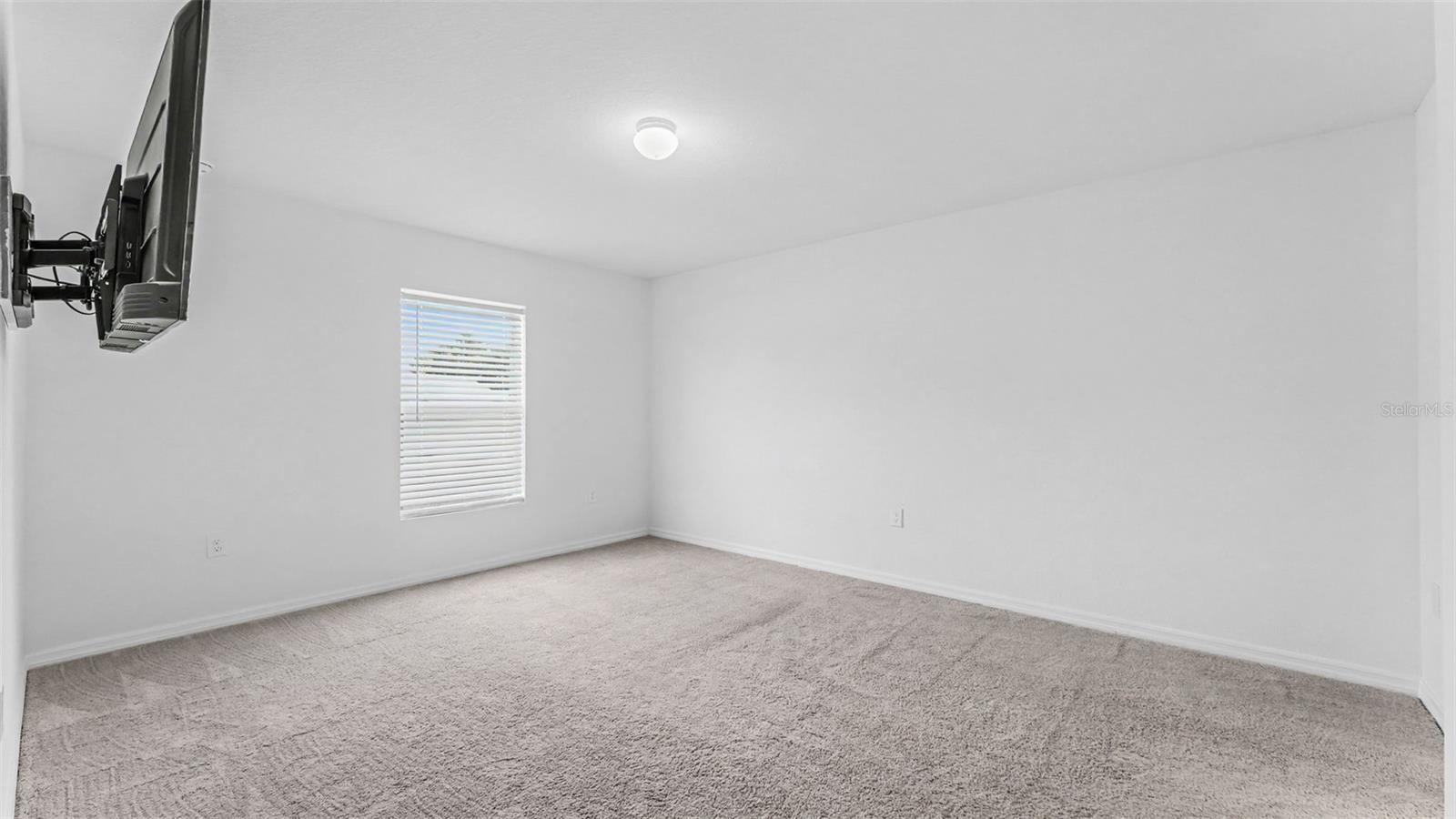 2048 Winding River Cv Property Photo 21