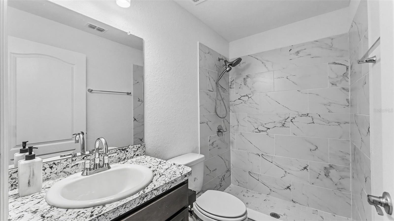 2048 Winding River Cv Property Photo 34