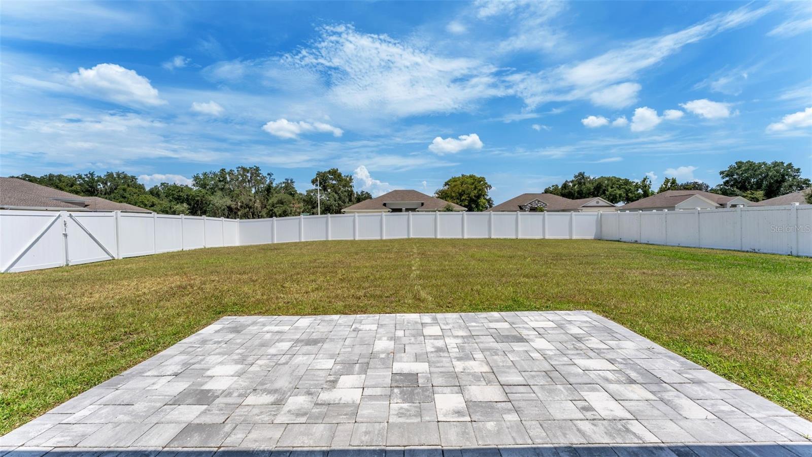 2048 Winding River Cv Property Photo 37