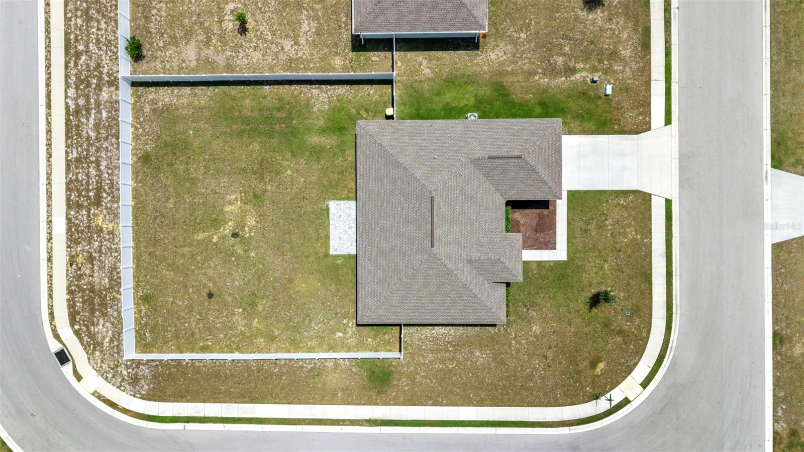 2048 Winding River Cv Property Photo 39