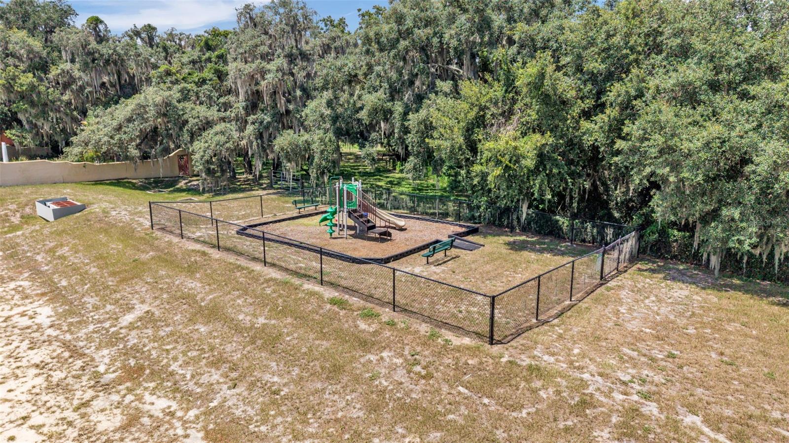 2048 Winding River Cv Property Photo 43