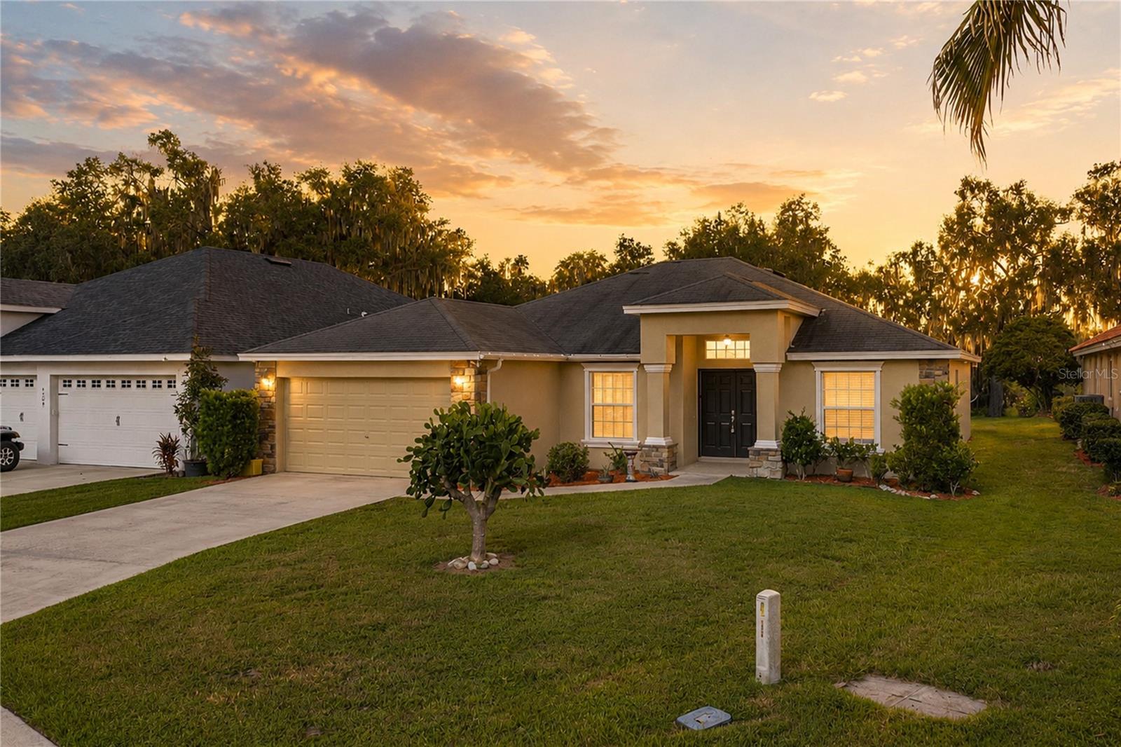 4505 FAIRWAY OAKS DR Property Photo 1