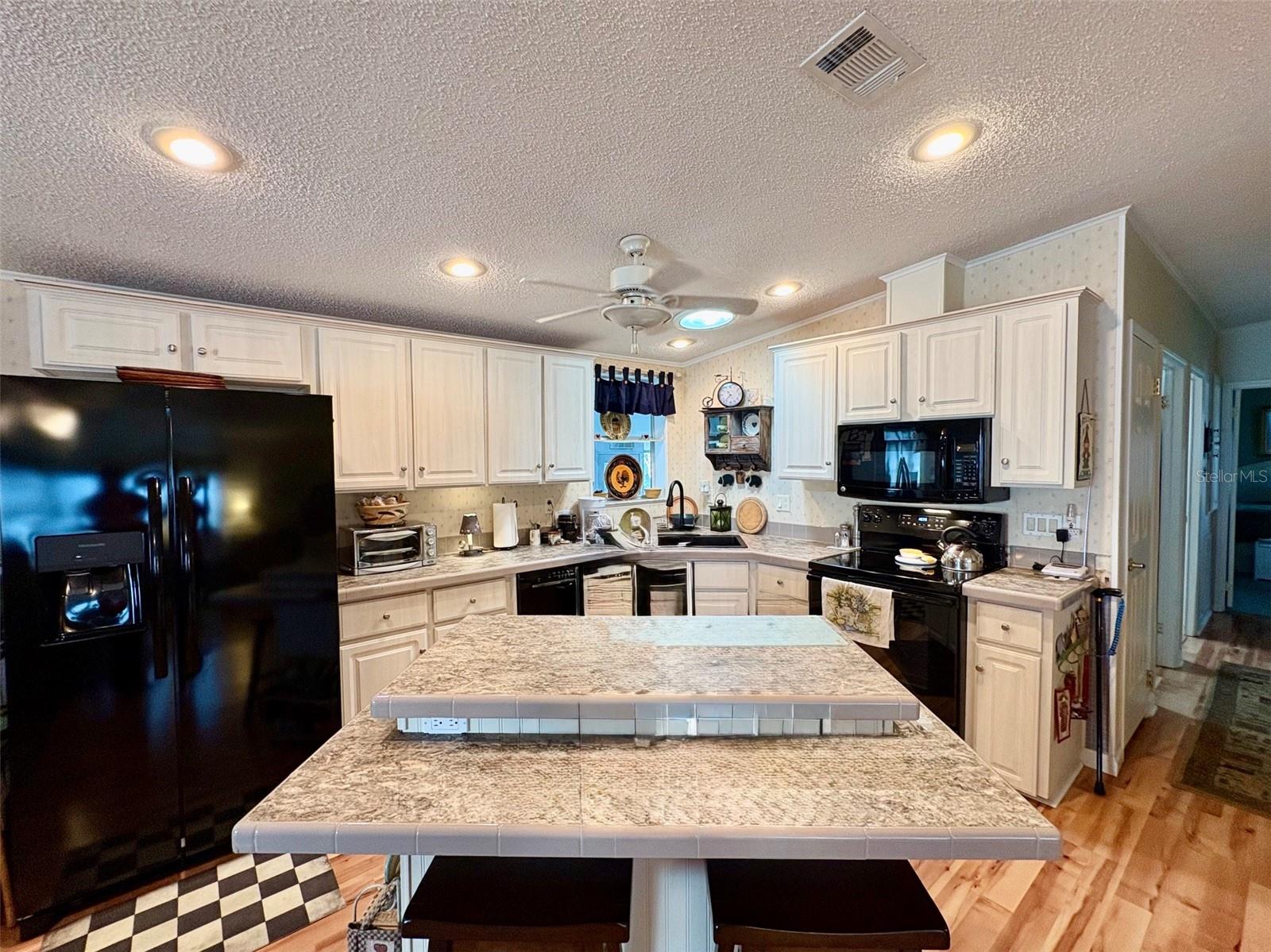 6600 Scenic Point Dr Se Property Photo 3