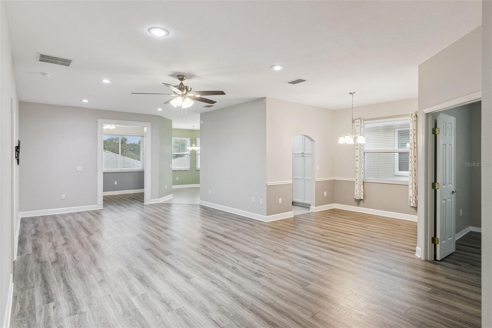 6276 Silver Lakes Dr E Property Photo 9