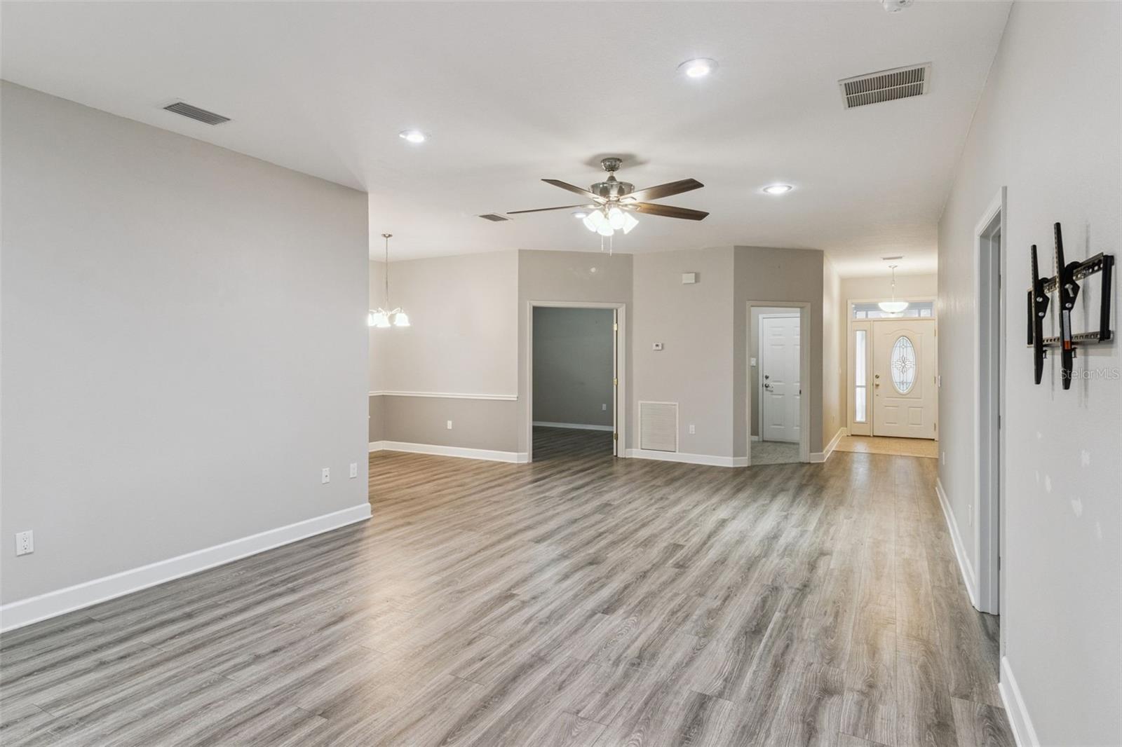 6276 Silver Lakes Dr E Property Photo 12