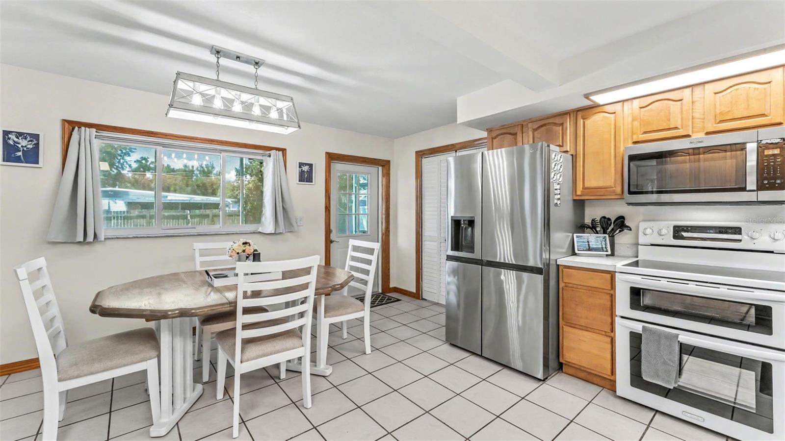 680 Sunset Dr Property Photo 17
