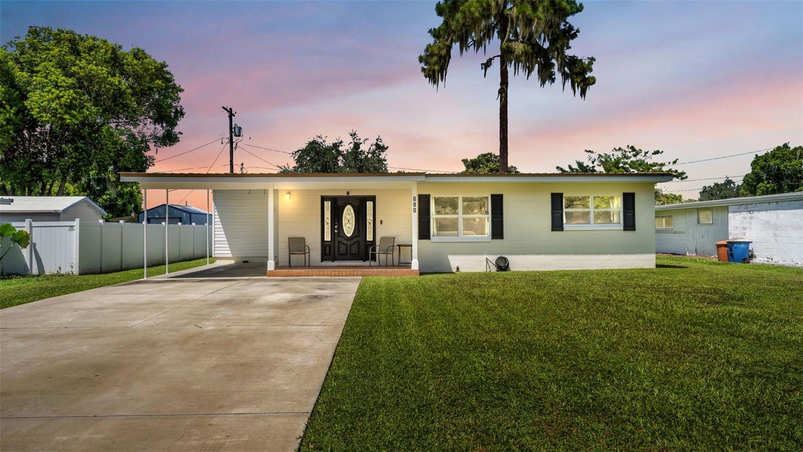 680 Sunset Dr Property Photo 45