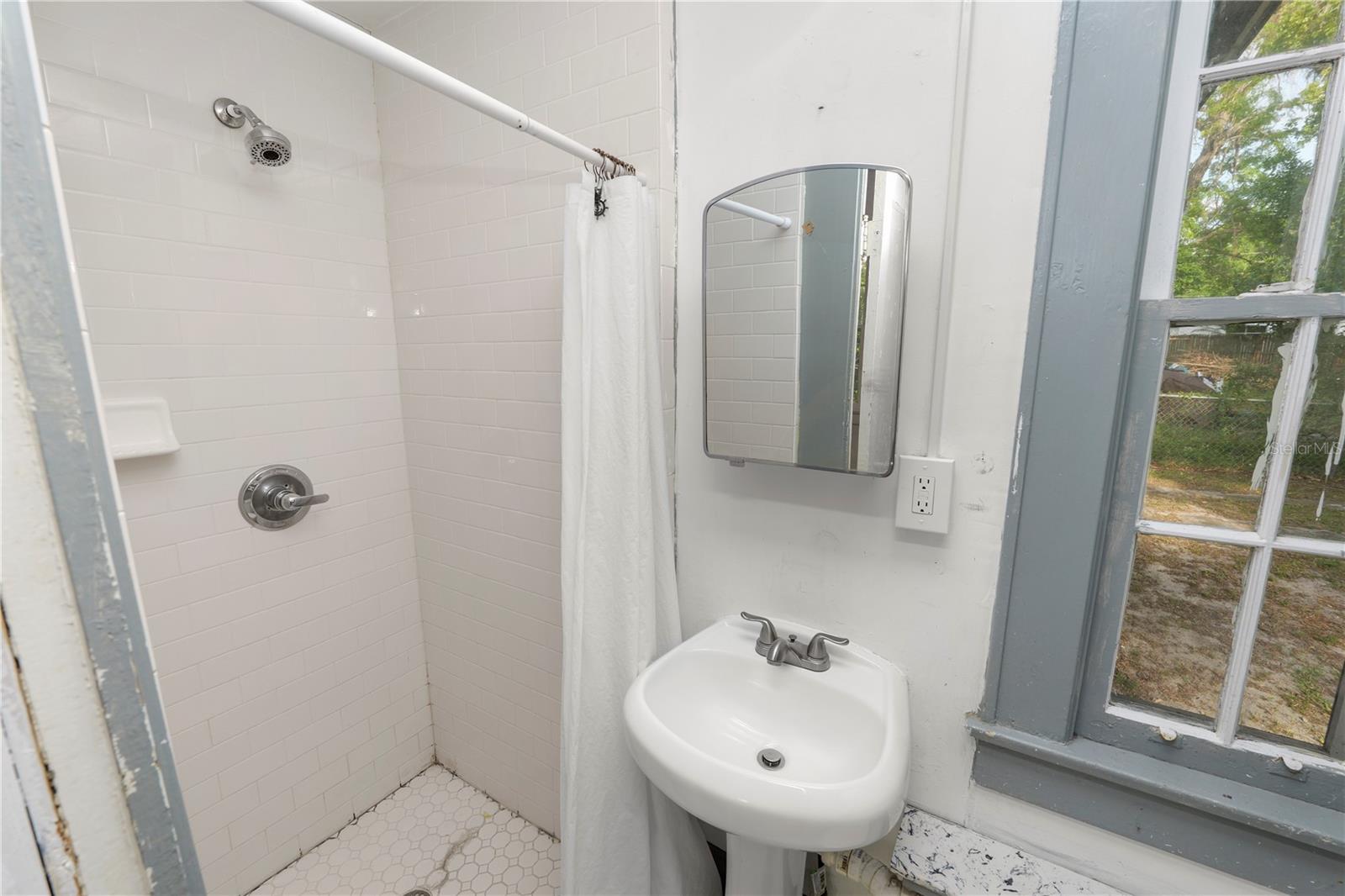 1220 Ruby St Property Photo 23