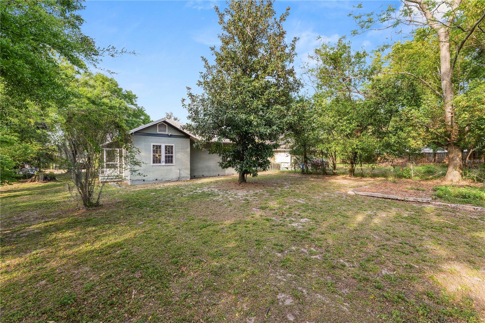 1220 Ruby St Property Photo 25