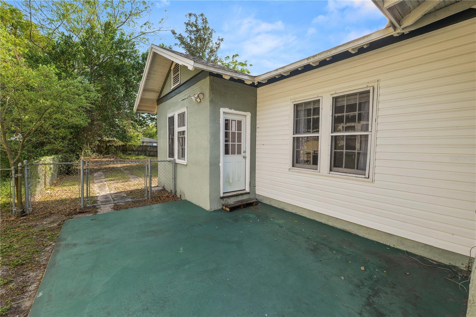 1220 Ruby St Property Photo 27