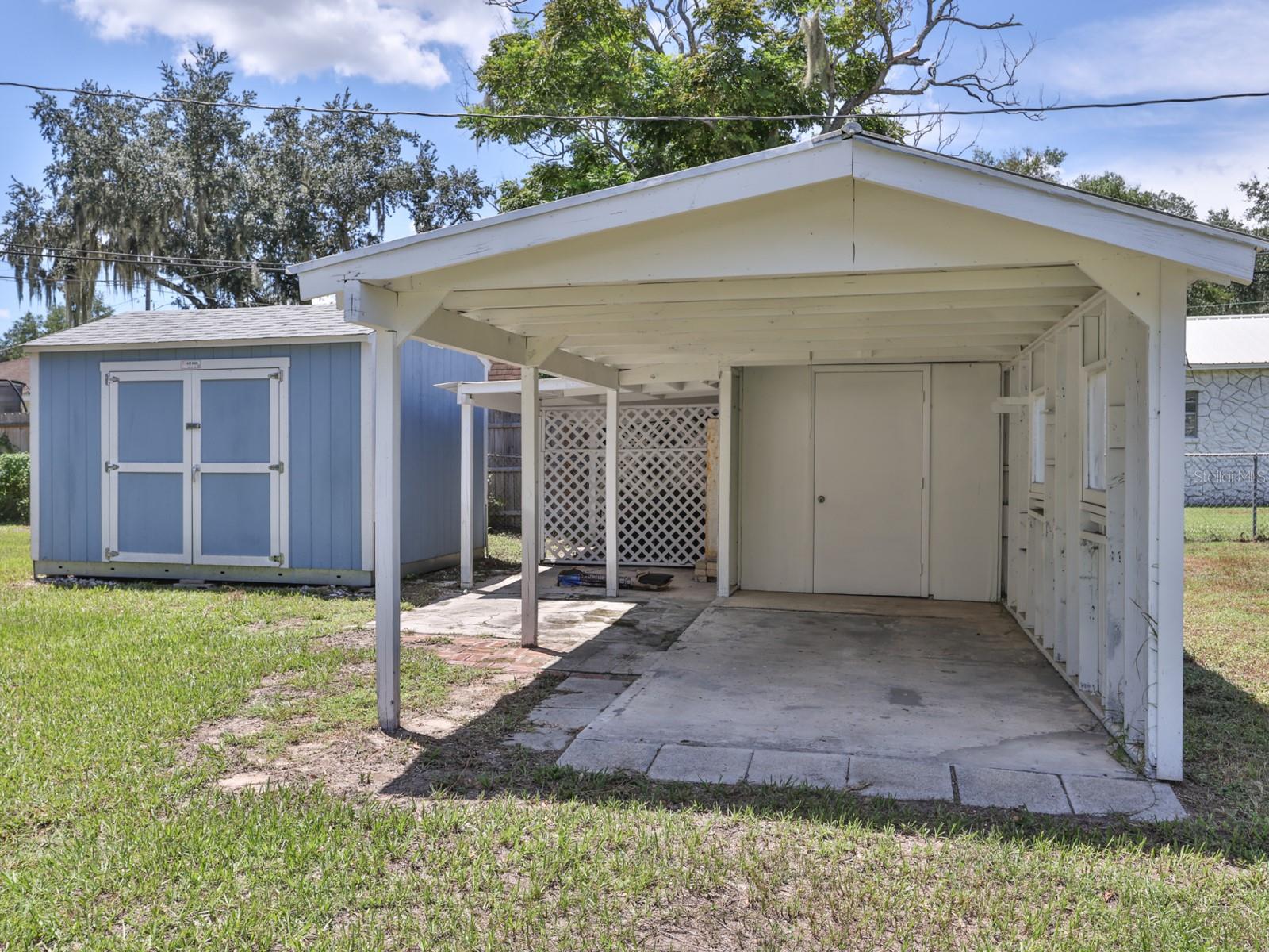 1855 E Valencia Dr Property Photo 3