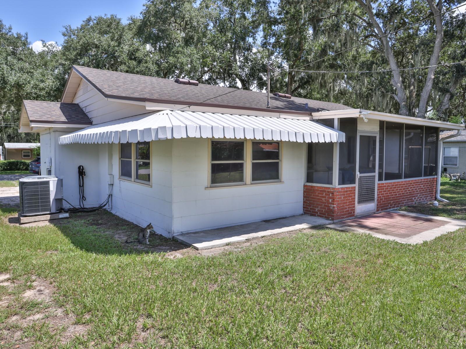 1855 E Valencia Dr Property Photo 4