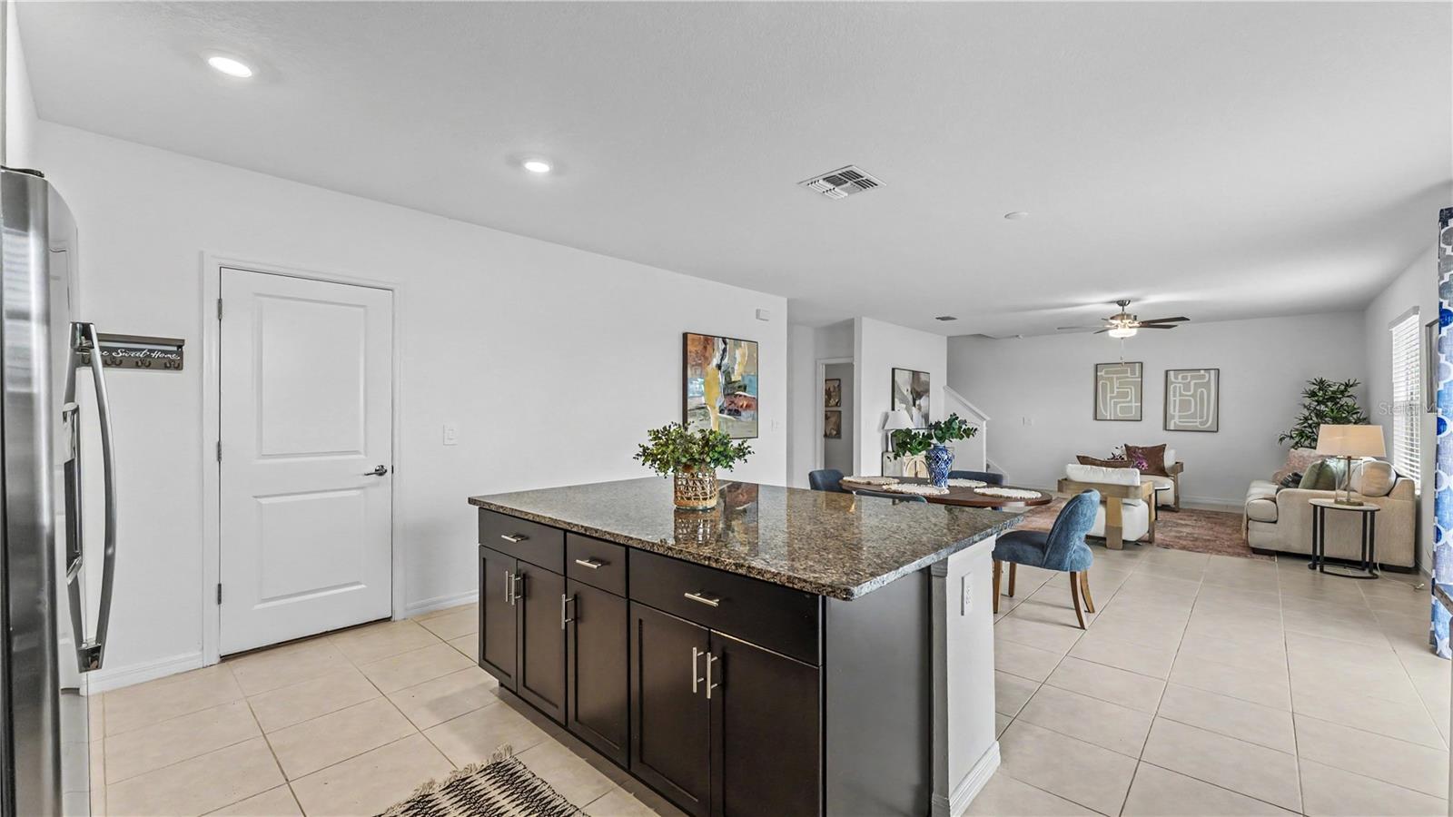 4308 Fabulous Finch Ln Property Photo 17