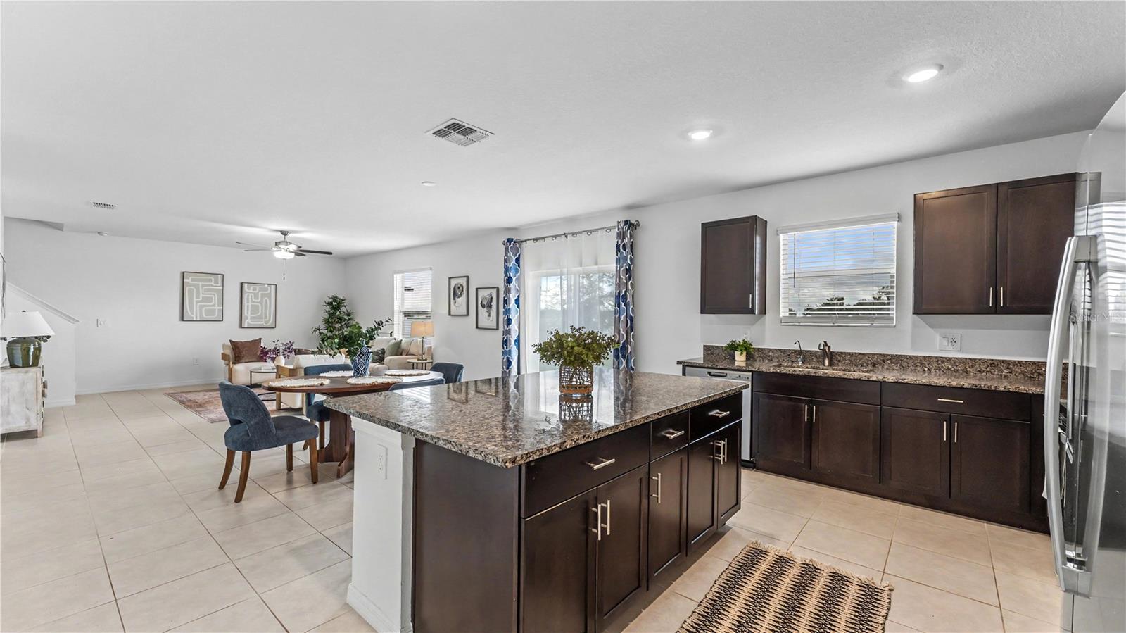 4308 Fabulous Finch Ln Property Photo 18