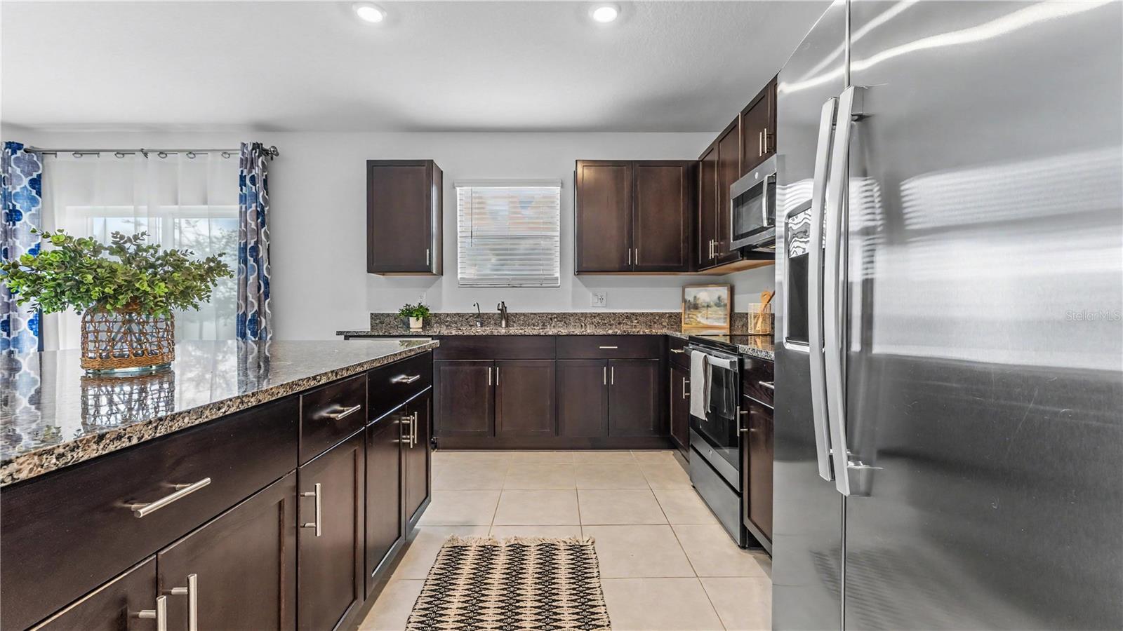 4308 Fabulous Finch Ln Property Photo 19