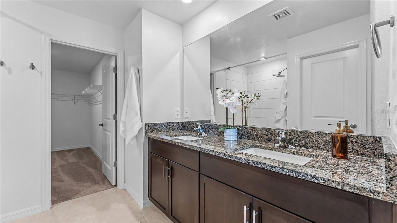 4308 Fabulous Finch Ln Property Photo 29