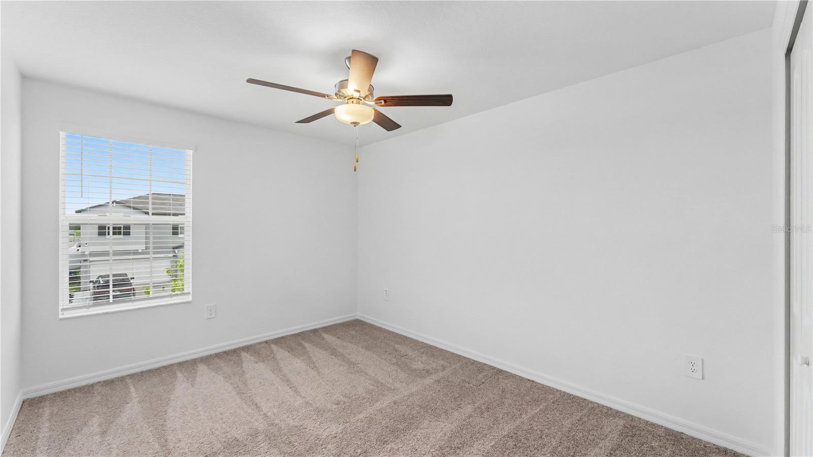4308 Fabulous Finch Ln Property Photo 32