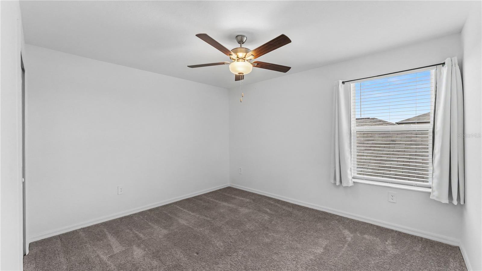 4308 Fabulous Finch Ln Property Photo 38