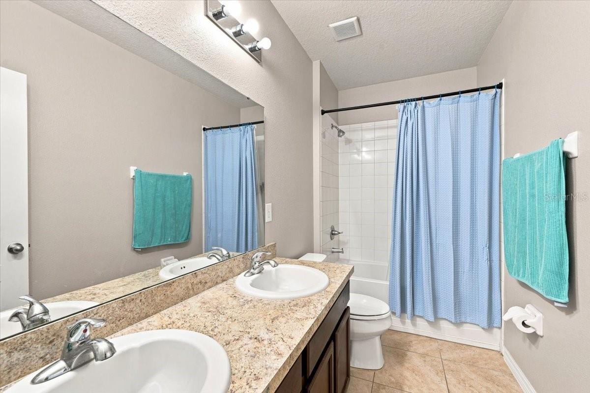 609 Lucerne Blvd Property Photo 6