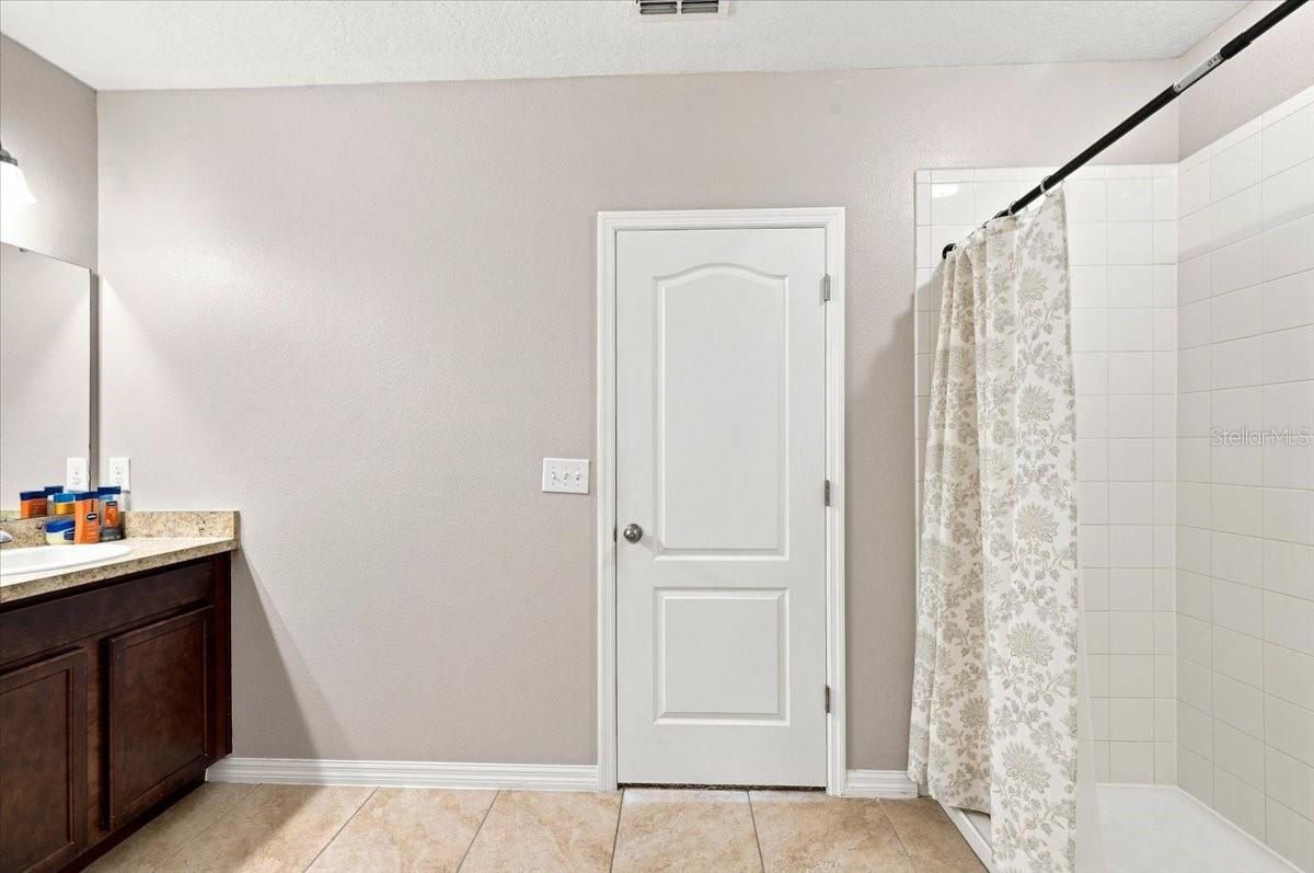 609 Lucerne Blvd Property Photo 22
