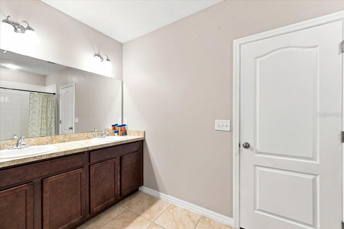 609 Lucerne Blvd Property Photo 23