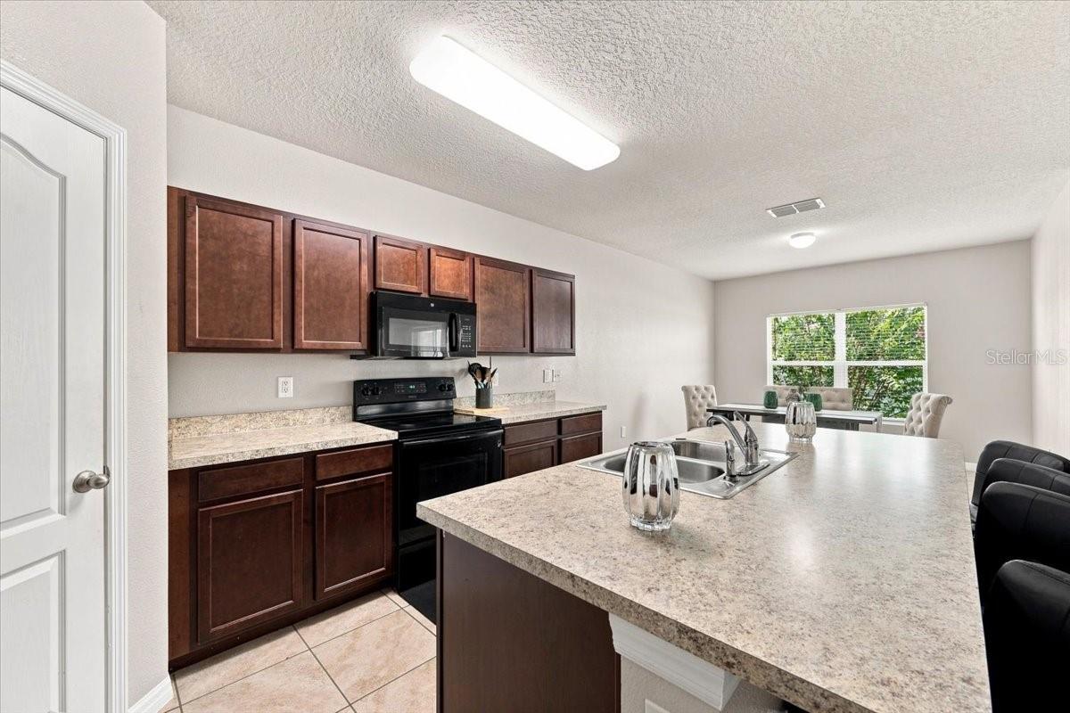 609 Lucerne Blvd Property Photo 30