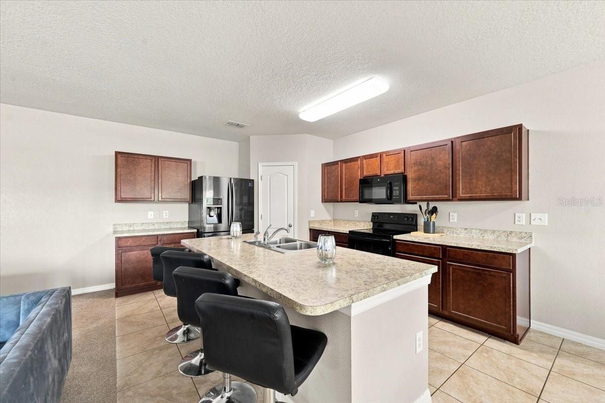 609 Lucerne Blvd Property Photo 31