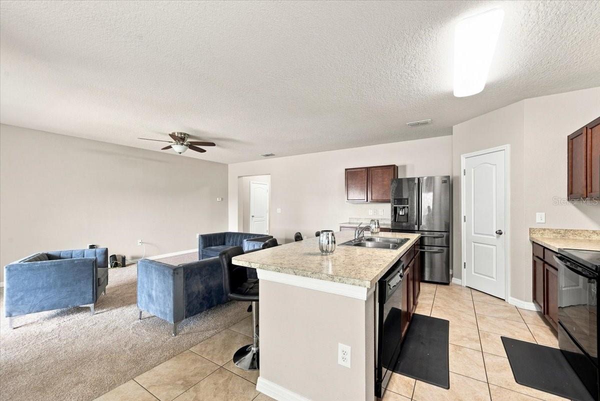 609 Lucerne Blvd Property Photo 33