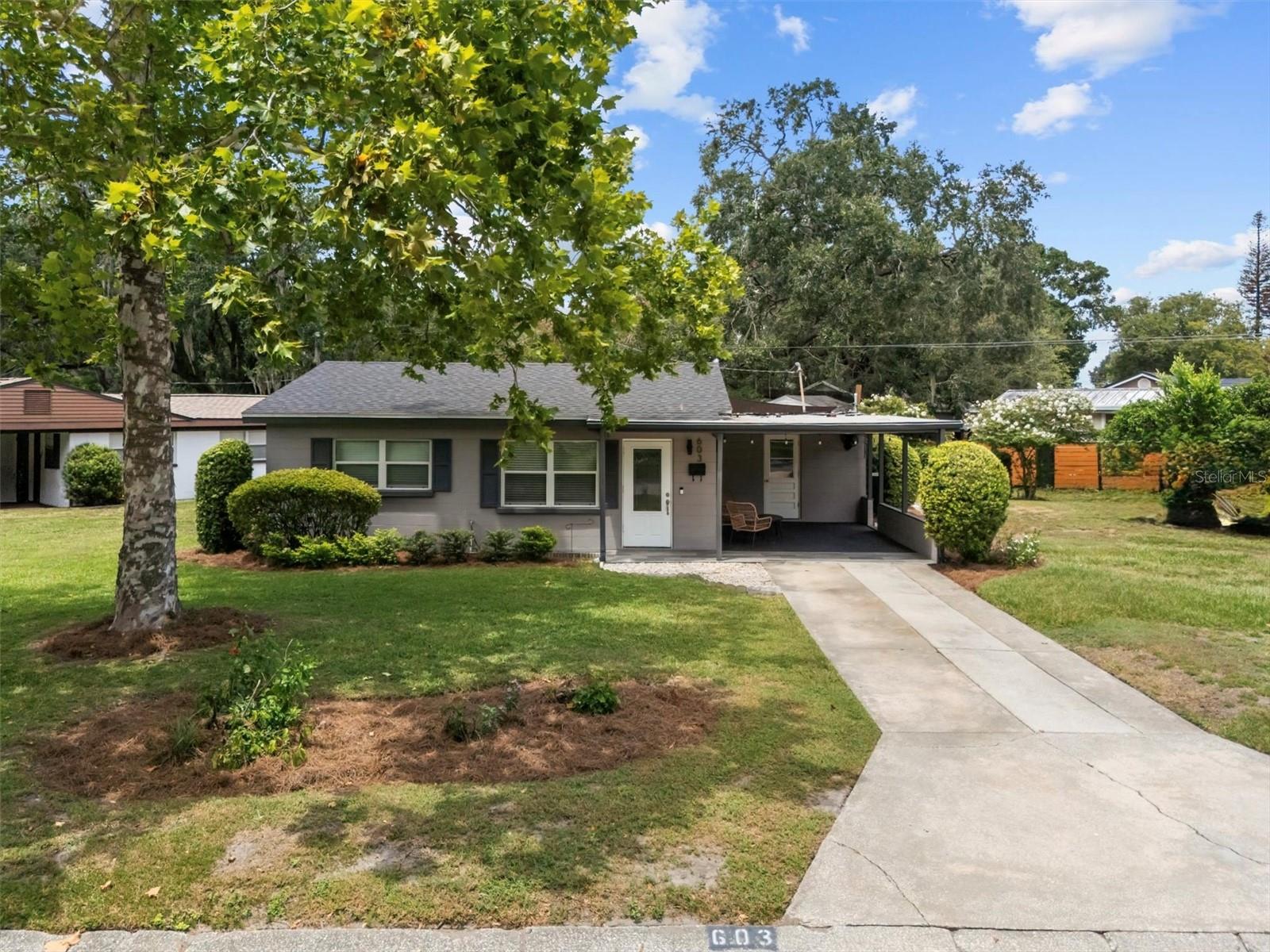 603 Hinton Crescent Property Photo 1