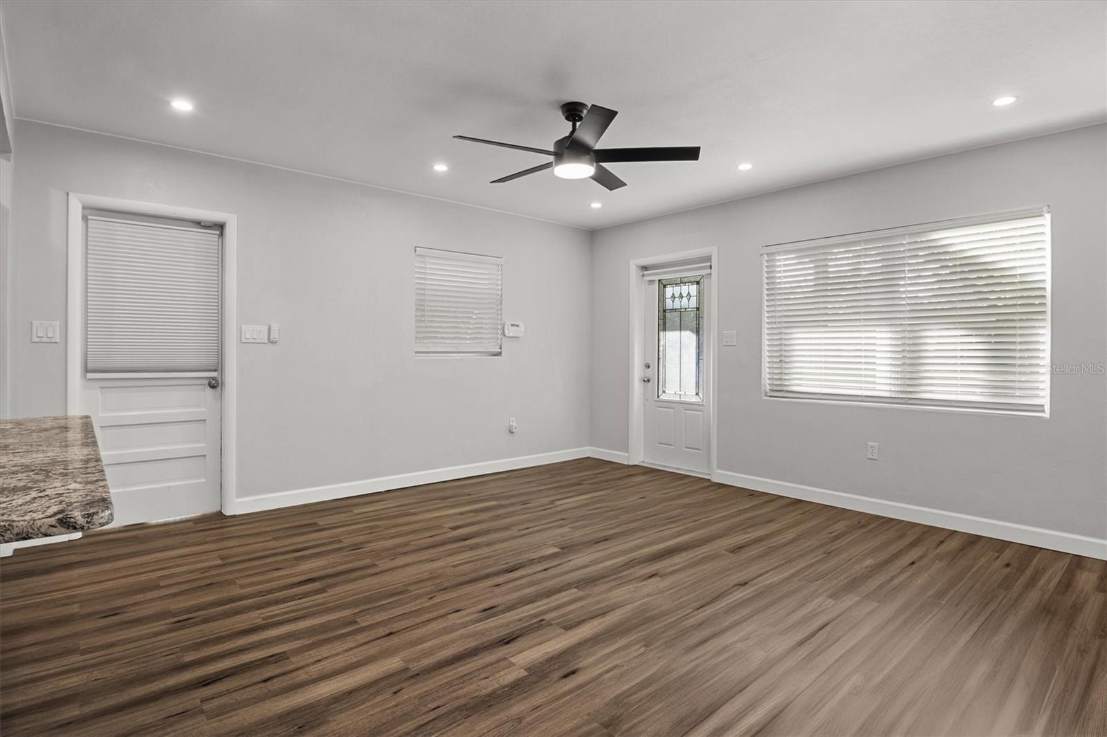 603 Hinton Crescent Property Photo 6