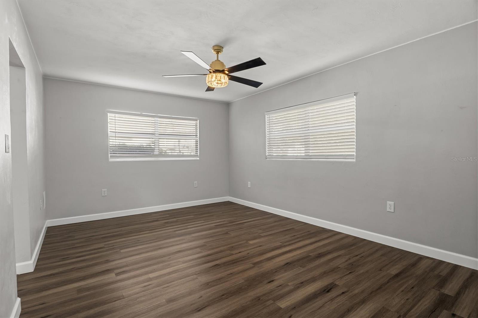 603 Hinton Crescent Property Photo 14