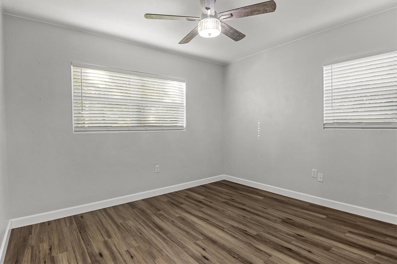 603 Hinton Crescent Property Photo 23