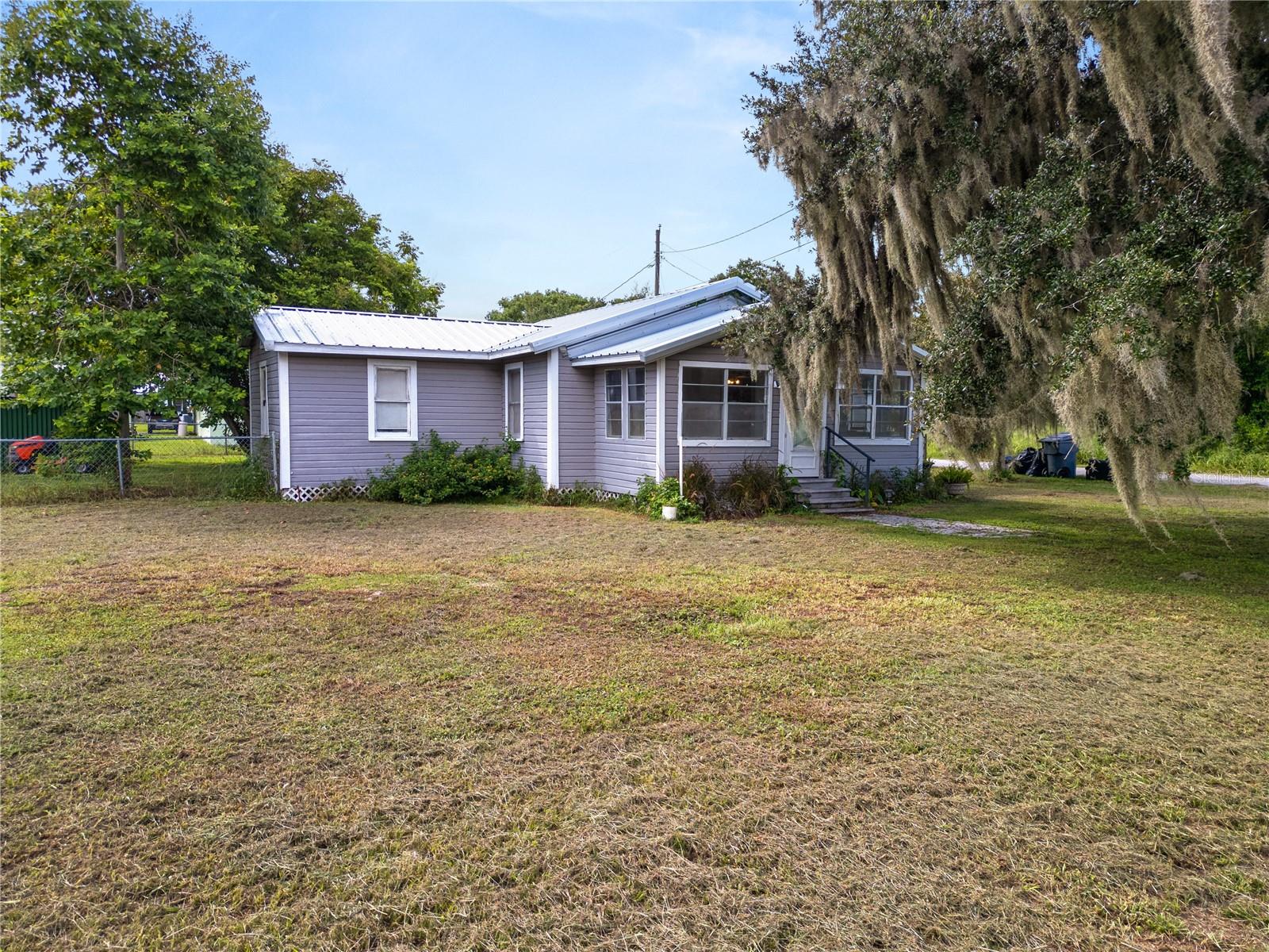 309 3rd St Property Photo 41