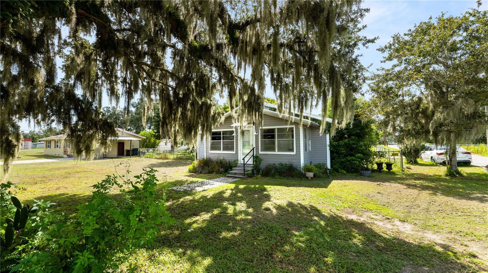 309 3rd St Property Photo 42